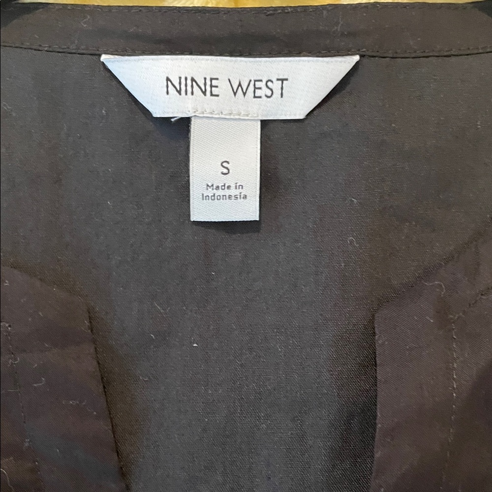 NWT Nine West Black Midi Dress with scalloped ruffle sleeves-Size S - Picture 2 of 7